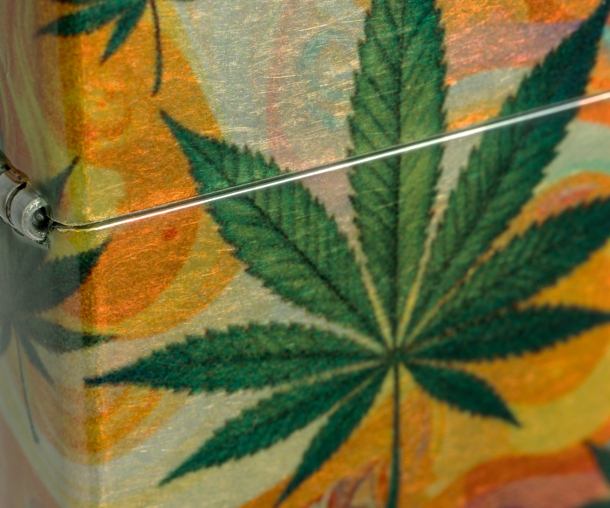 Zippo Psychedelic Leaves